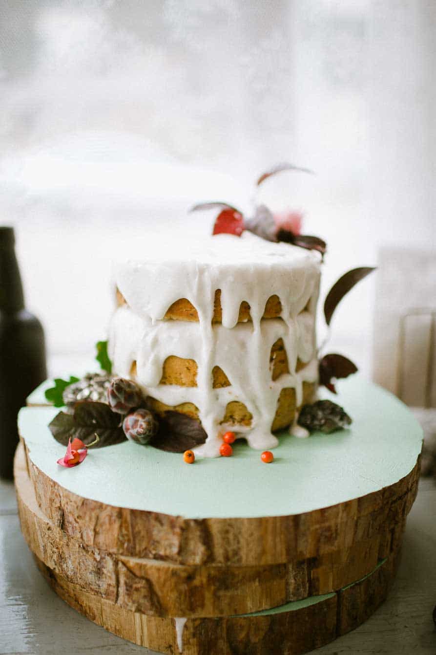 Rustic Woodland Wedding Cake for a Winter Wedding | Our Love is Loud Photography | https://heyweddinglady.com/warm-and-cozy-winter-wedding-with-a-little-holiday-sparkle/ Rustic Woodland Wedding Cake